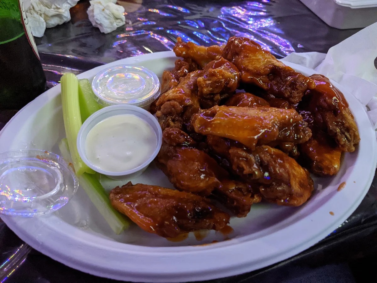 Hot Wings Extra Crispy with Extra Bleu