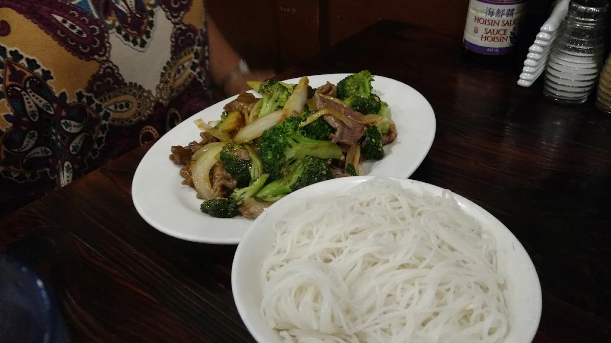 Boeuf Aux Brocolis, Juste Nouilles