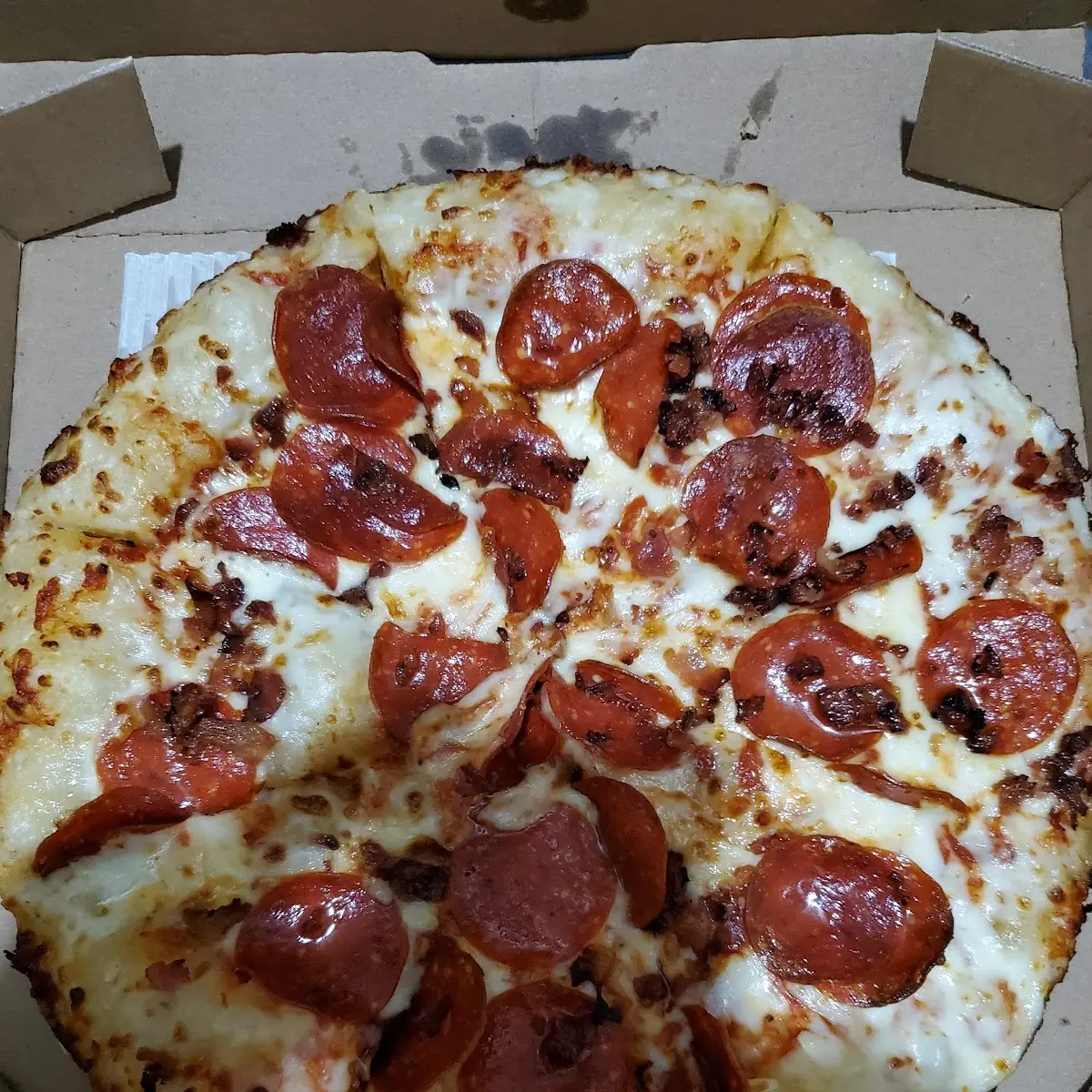Medium Pan Pizza