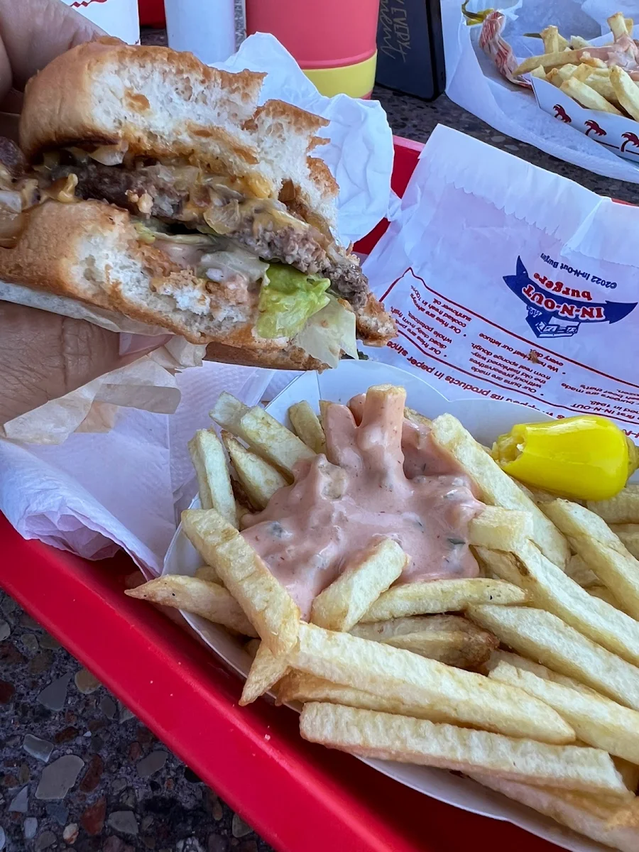Cheeseburger with Grilled Onions