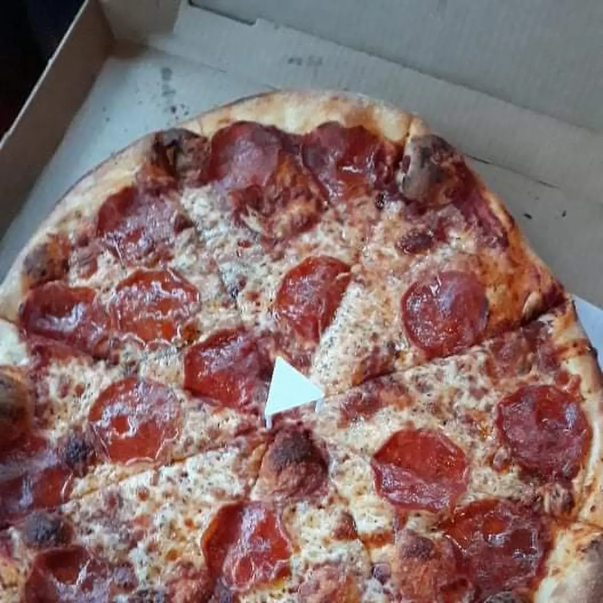 Large Pepperoni Pizza