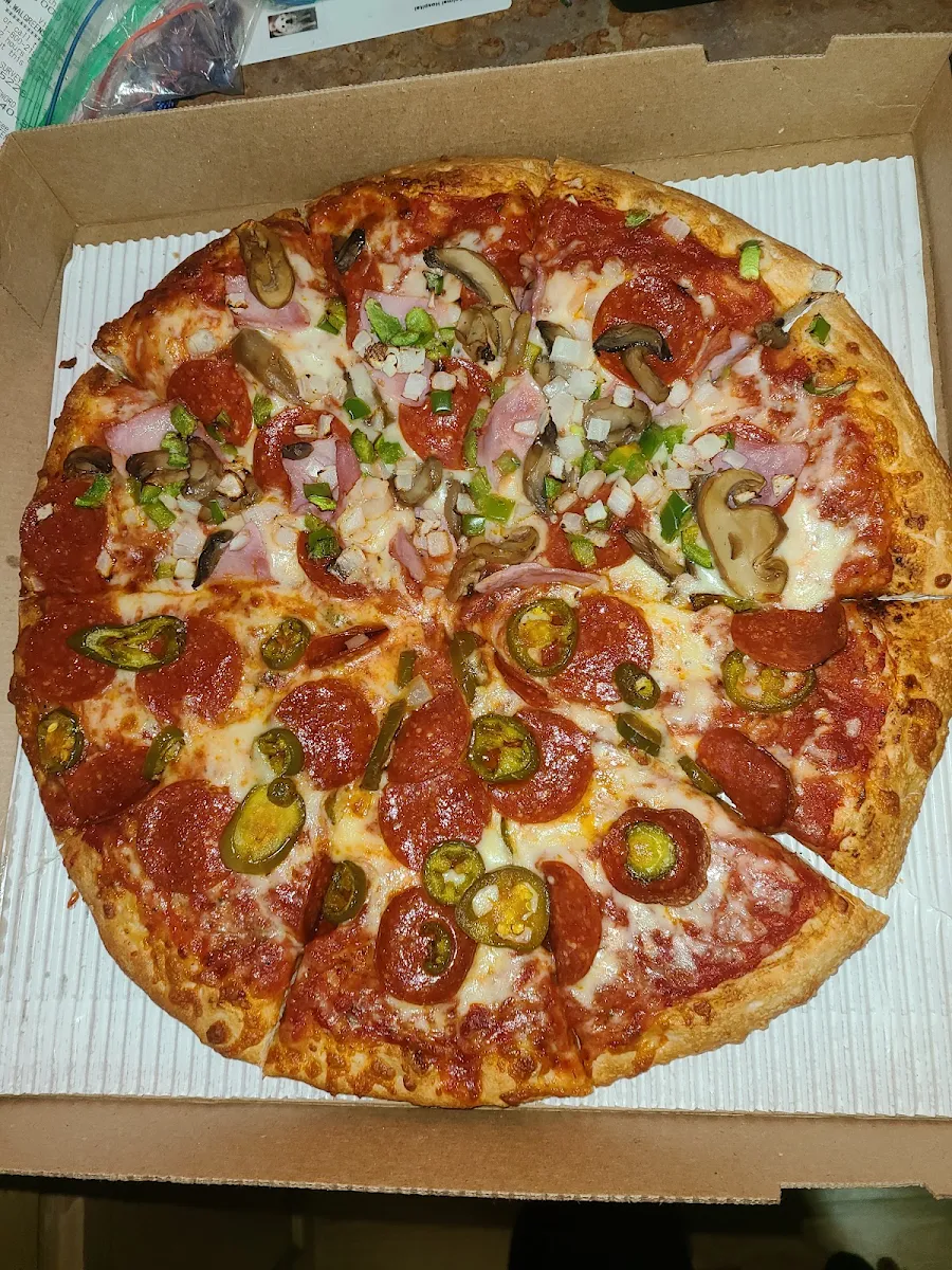 Build Your Own Medium Hand Tossed Round Pizza