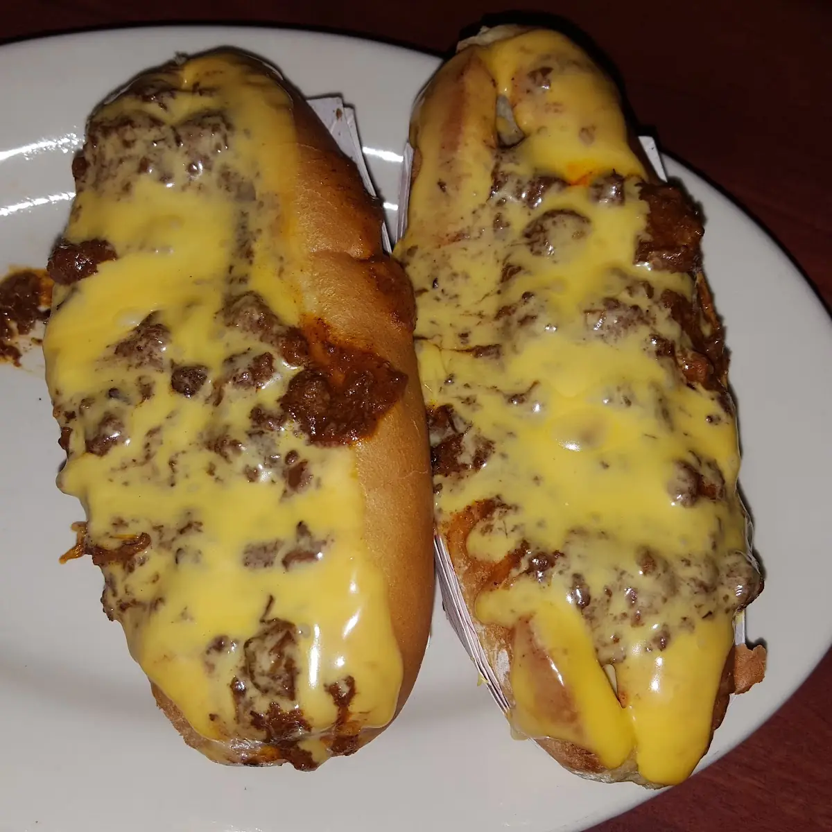 Chilli Cheese Hot Dogs