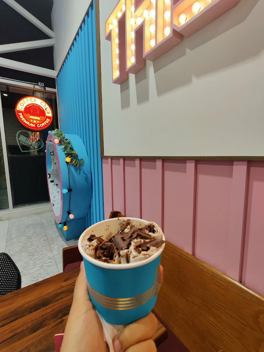 Mint Chocolate Chip Scooped Ice-cream