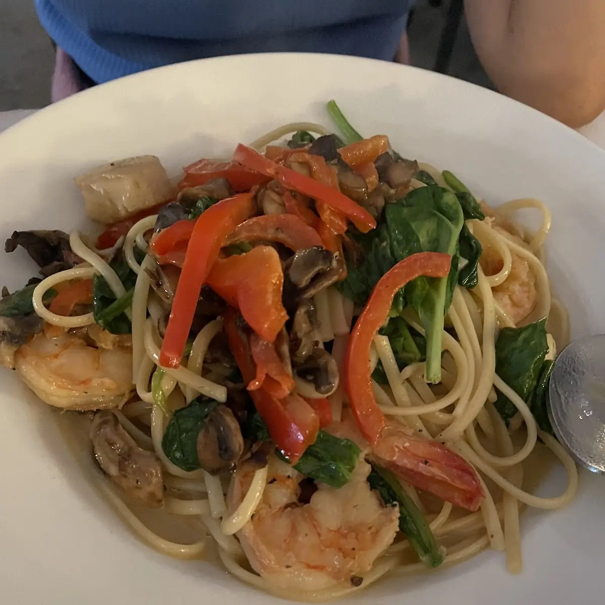 Linguine with Shrimp Scallops and Red Pepper