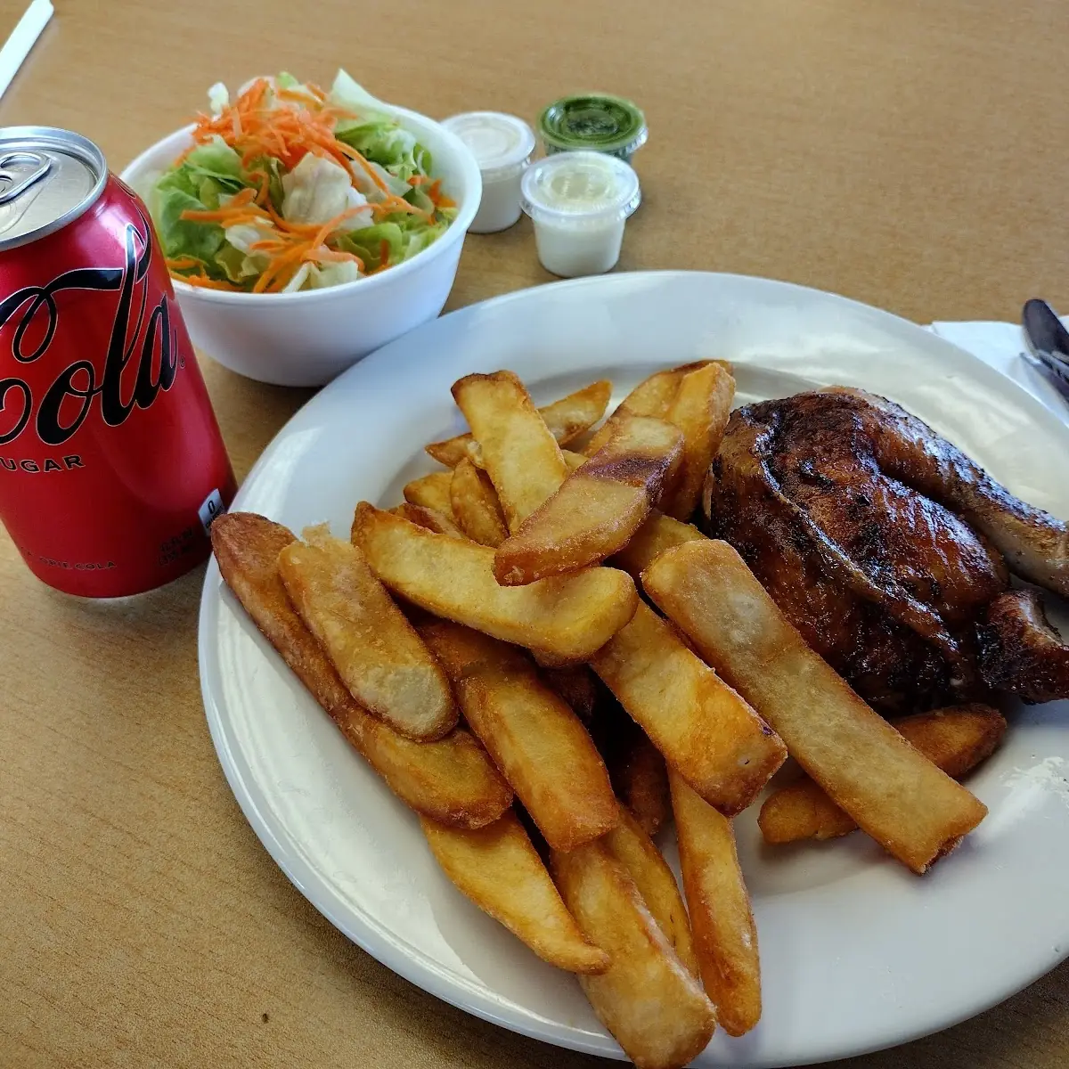 Pollo Con Yuca Frita