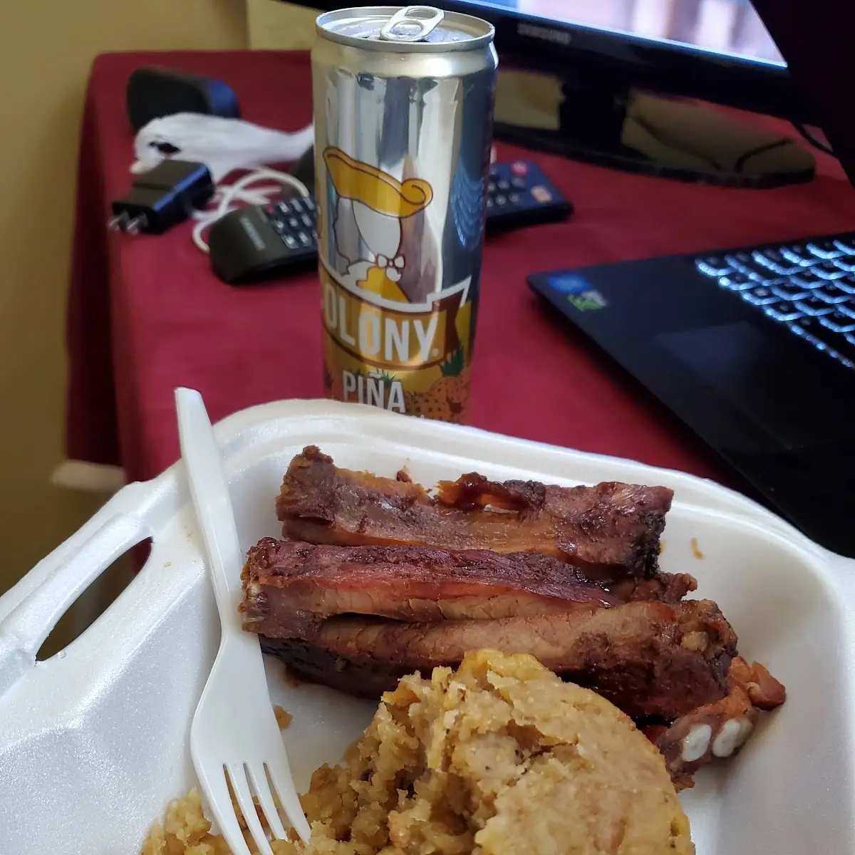 Costillas BBQ Con Mofongo