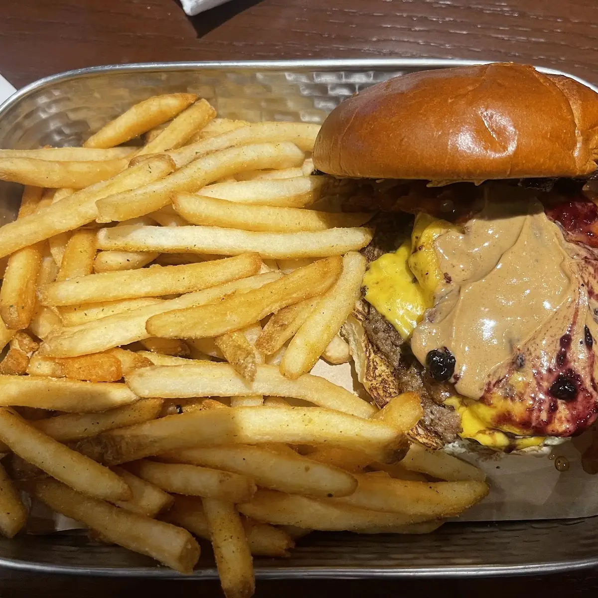 HONEY BBQ BACON BURGER