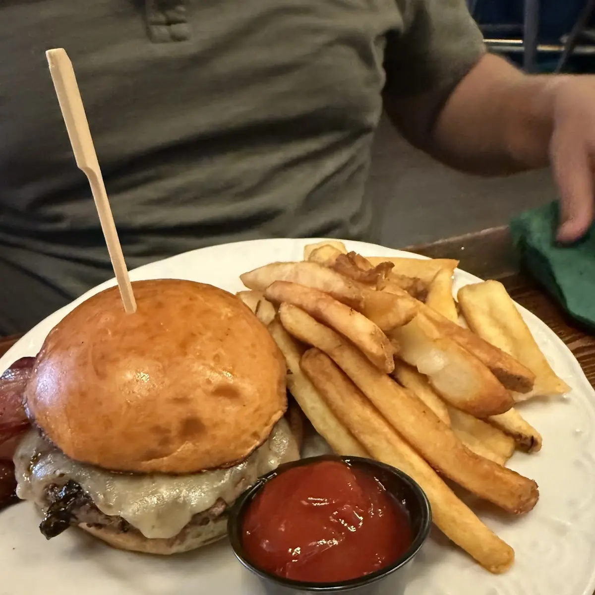 Bacon Cheeseburger with Side Fries