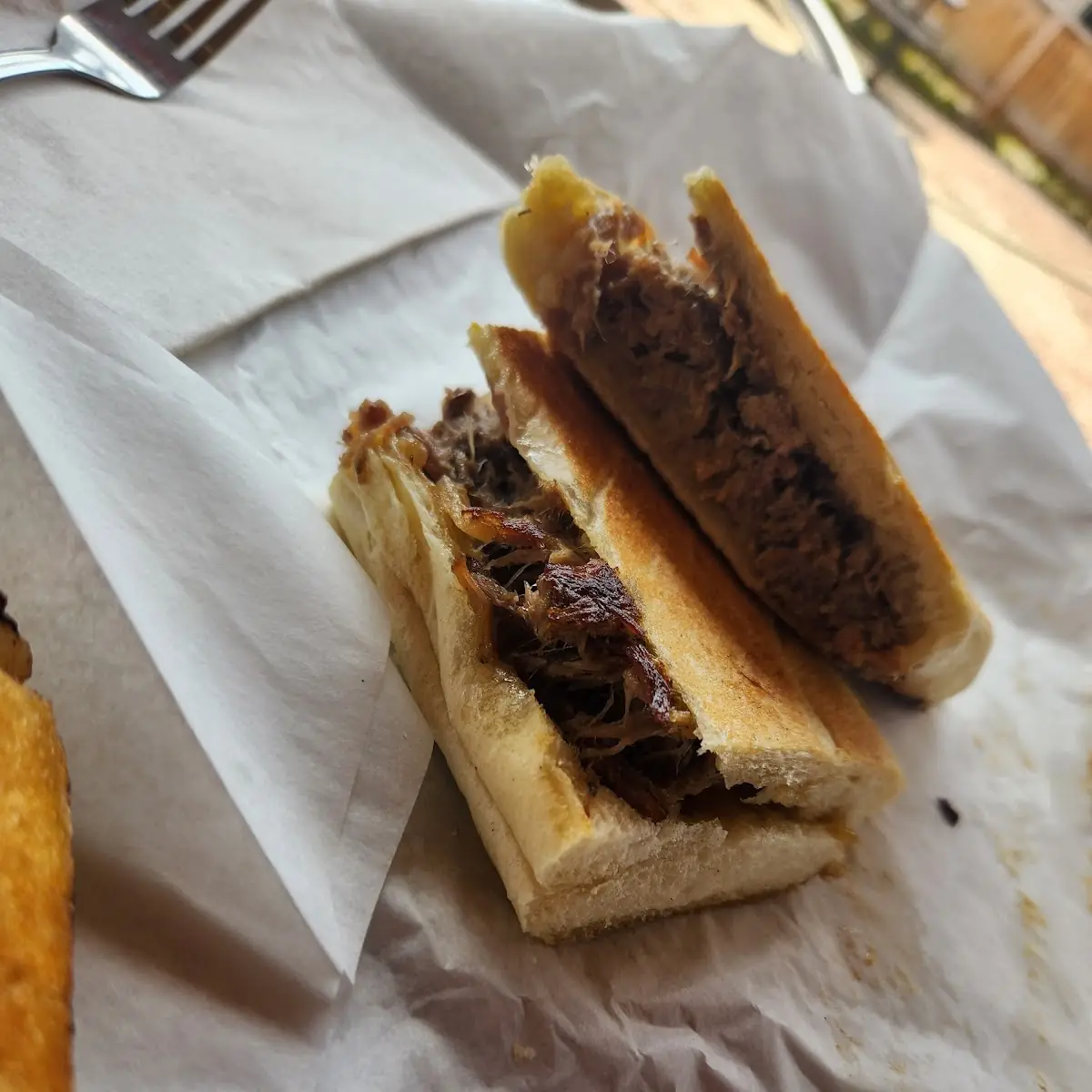 Pan Con Lechon