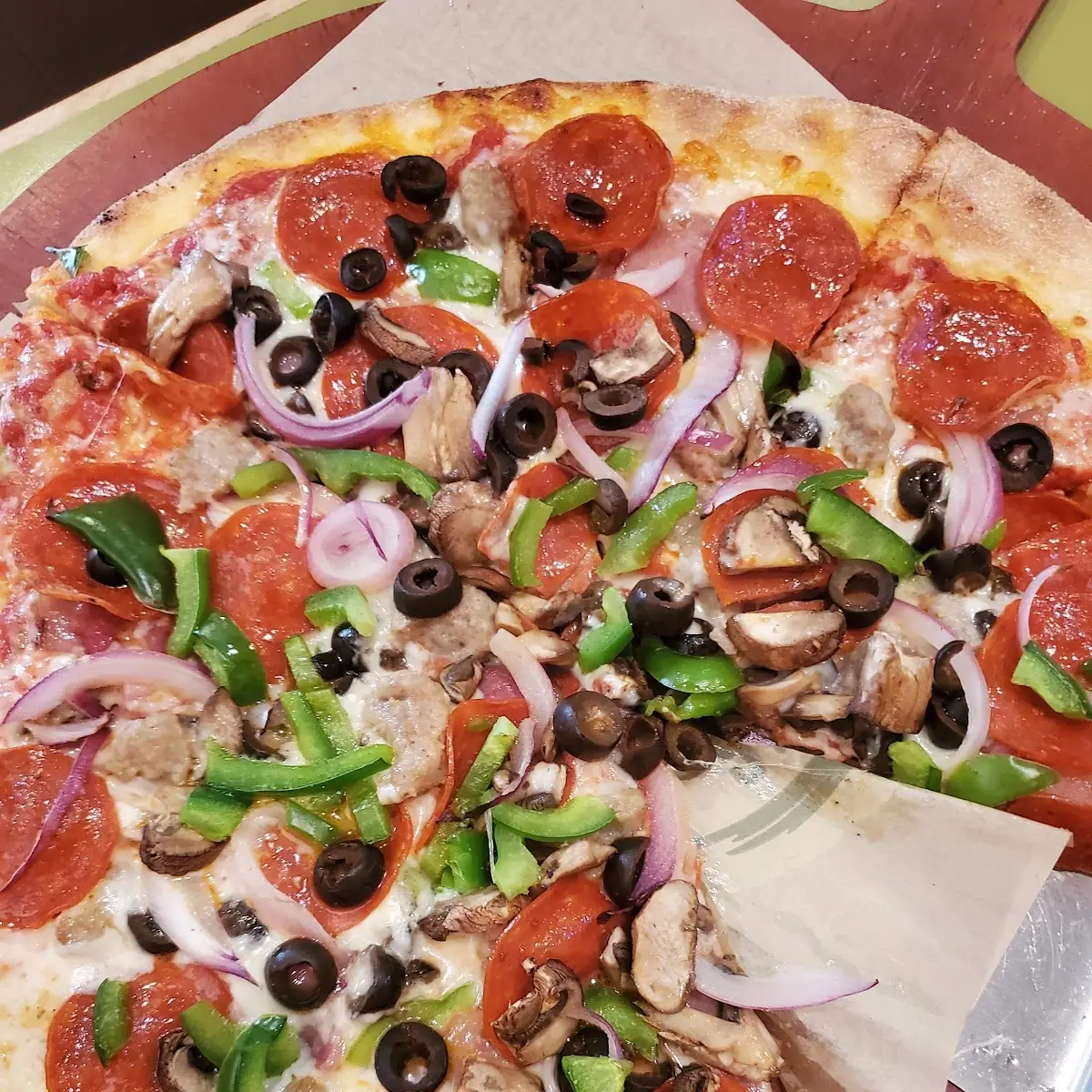 Deluxe Pizza