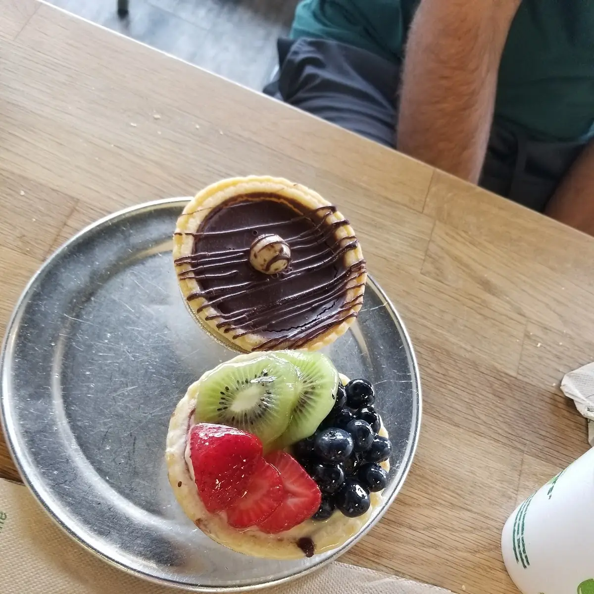 Fruit Tart and Gnash
