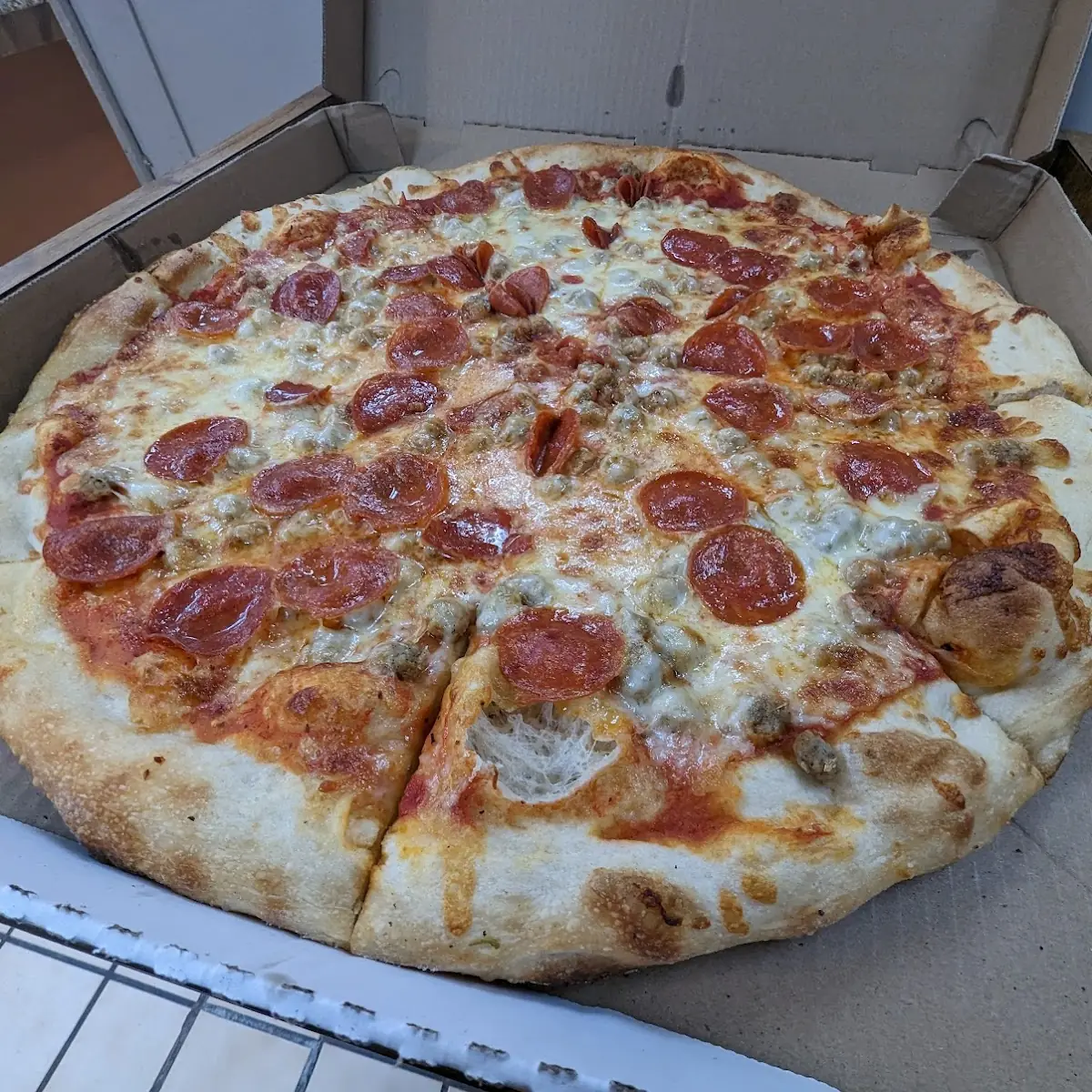 Pepperoni Sausage Pizza New York Style