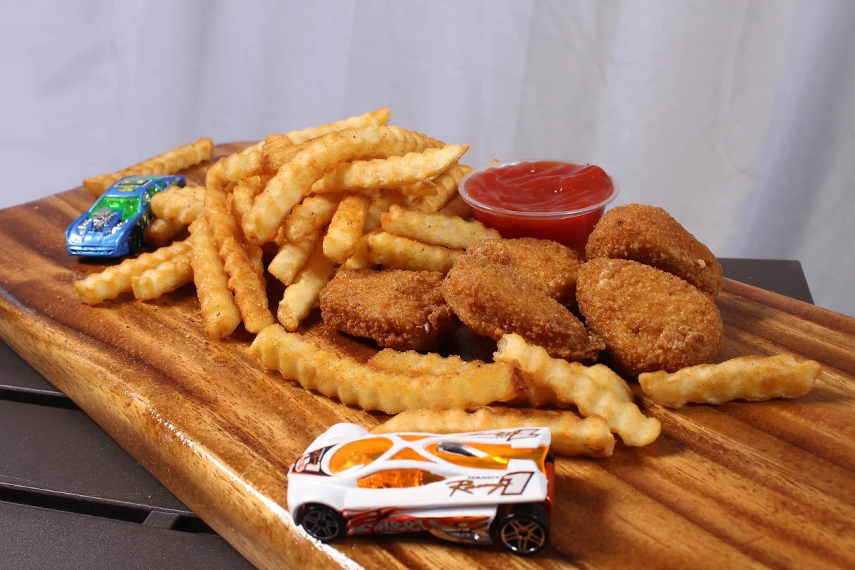 Kids Nuggets & Fries, PrimeTime Donair & Poutine