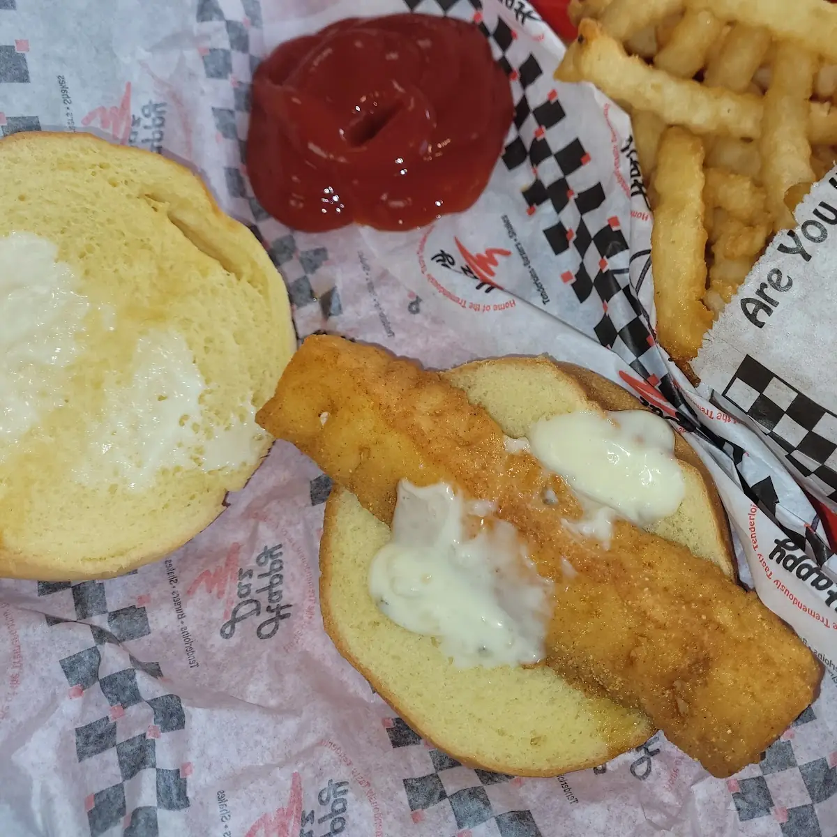 Deluxe Fish Sandwich Combo
