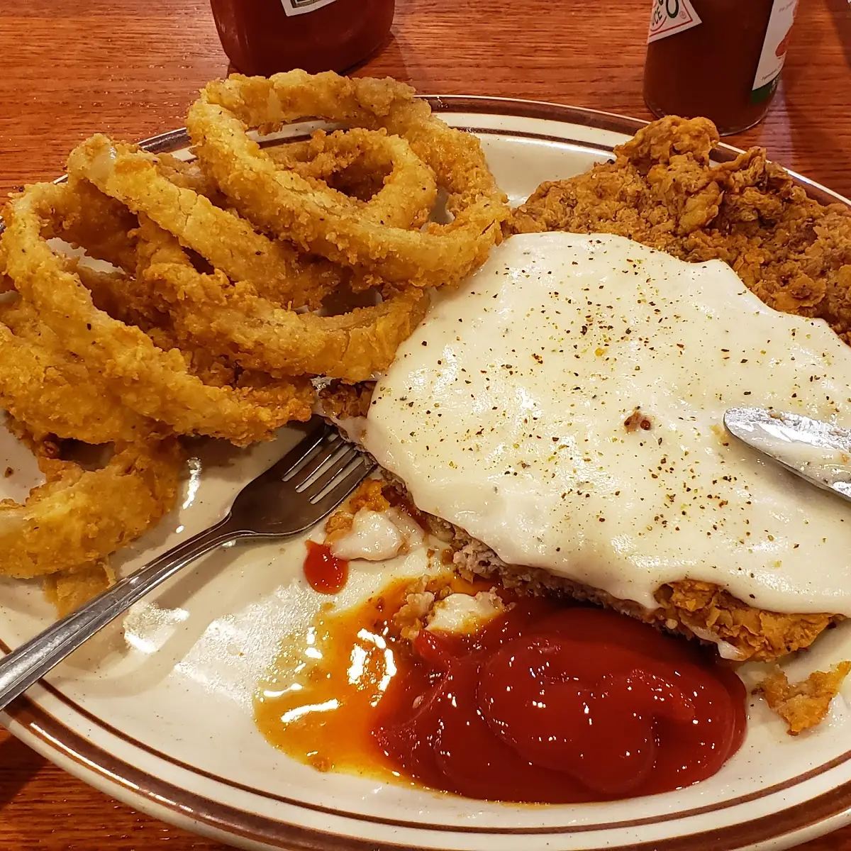 Chicken Fried Steak Dinnen w Onion Rings