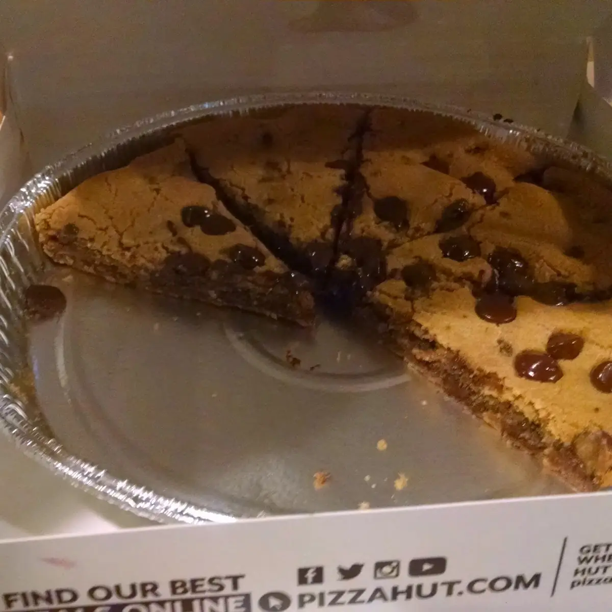 Chocolate Chip Cookie Pizza