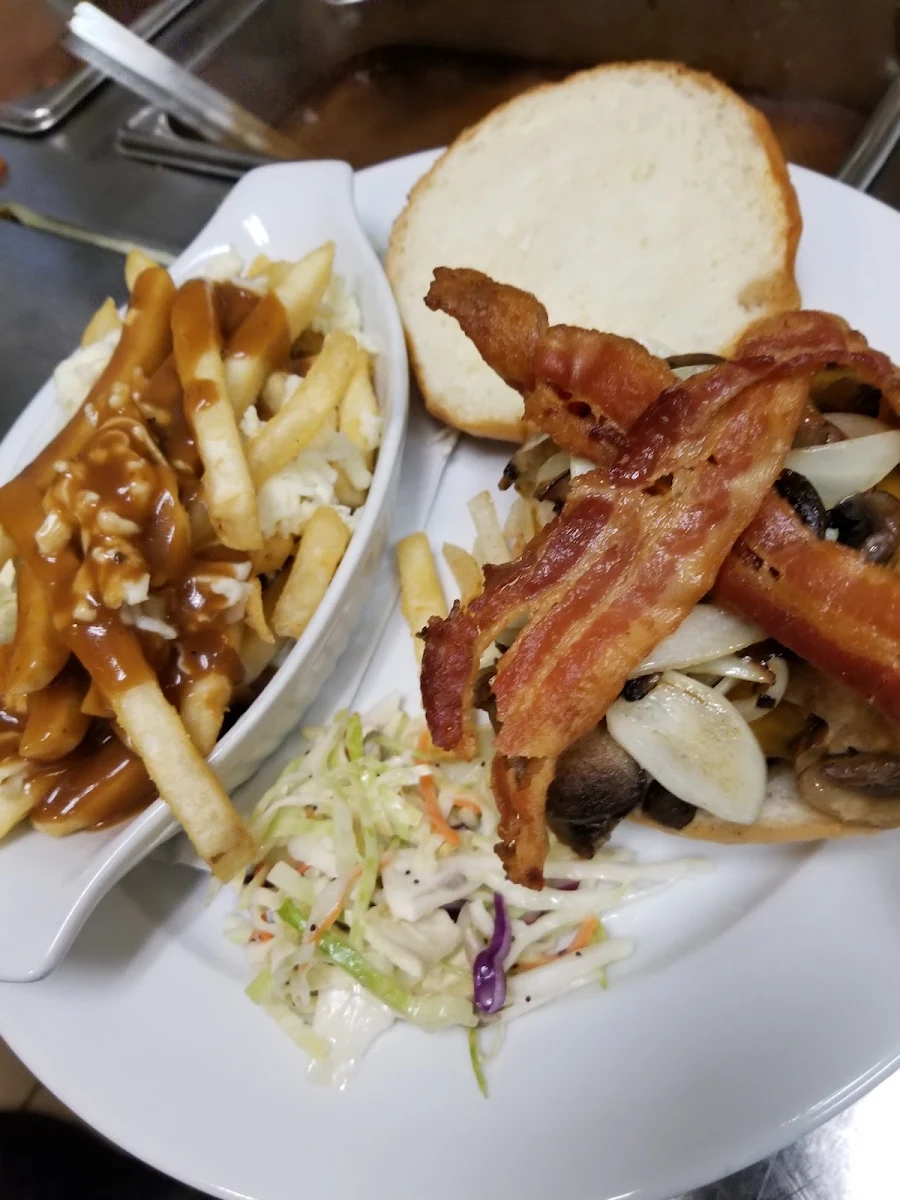 Cheeseburger Poutine, Rosies In The Park
