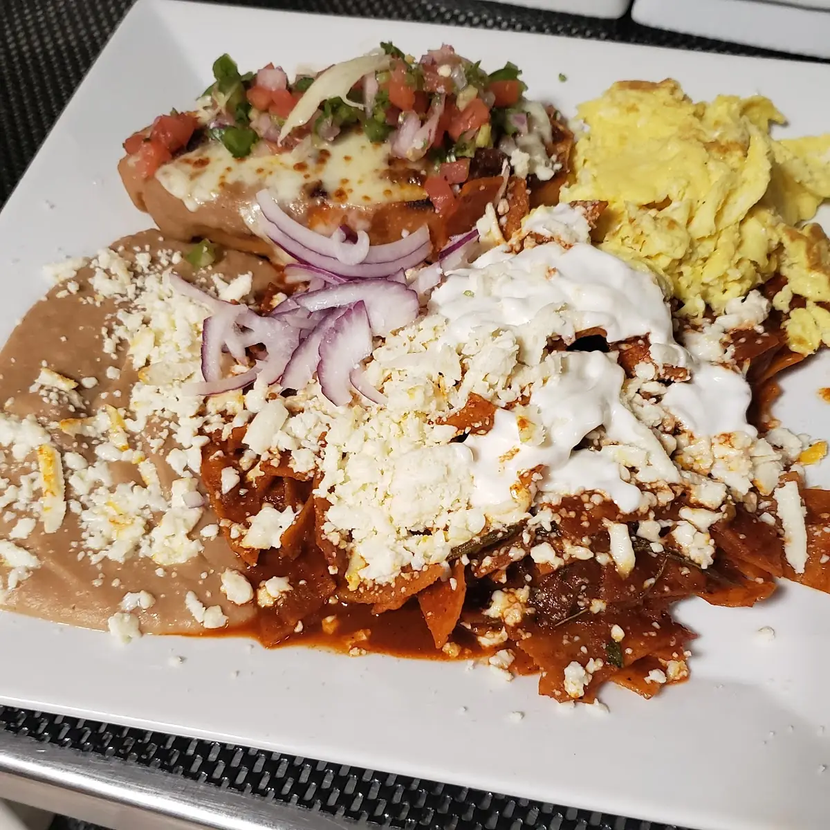 Chilaquiles En Crema De Chipotle Con Arrachera