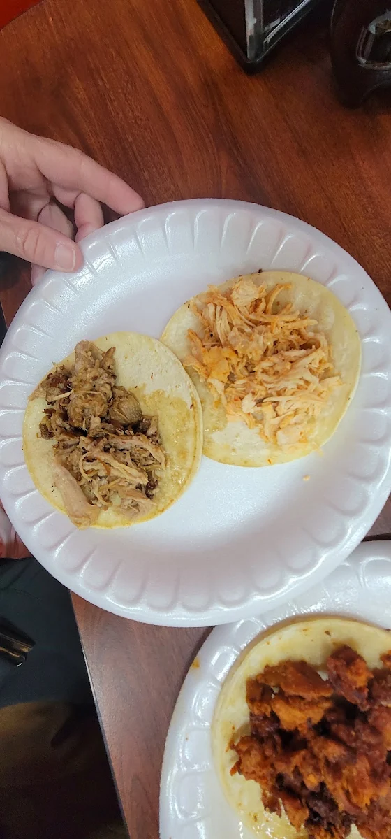 Two Tacos Pollo & Carnitas