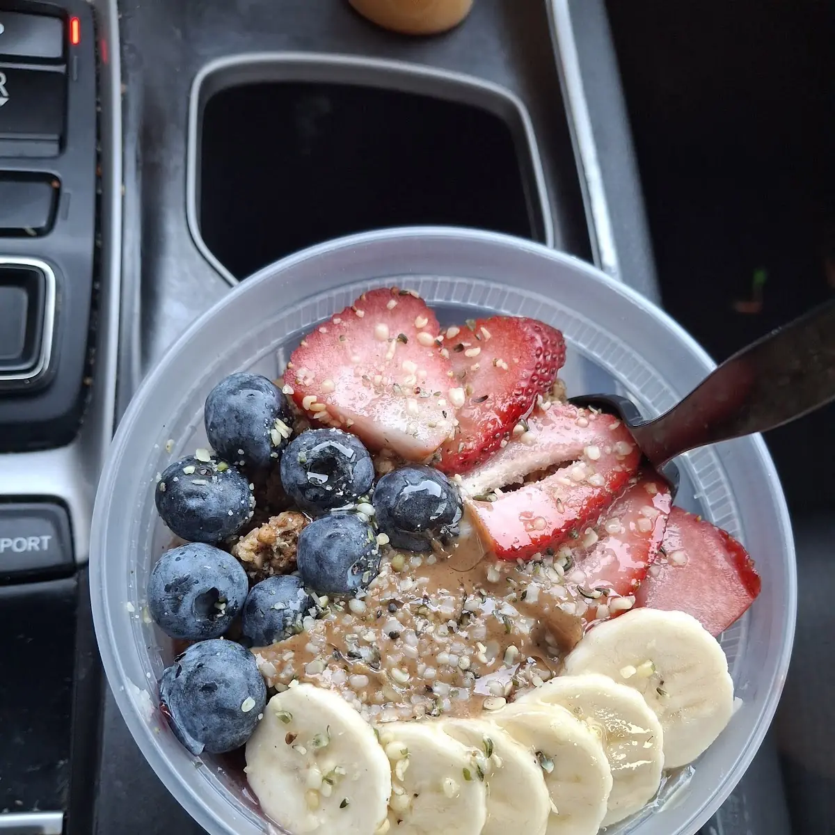 Acai Bowl Extra Avocado Spread w Sniff Stopper