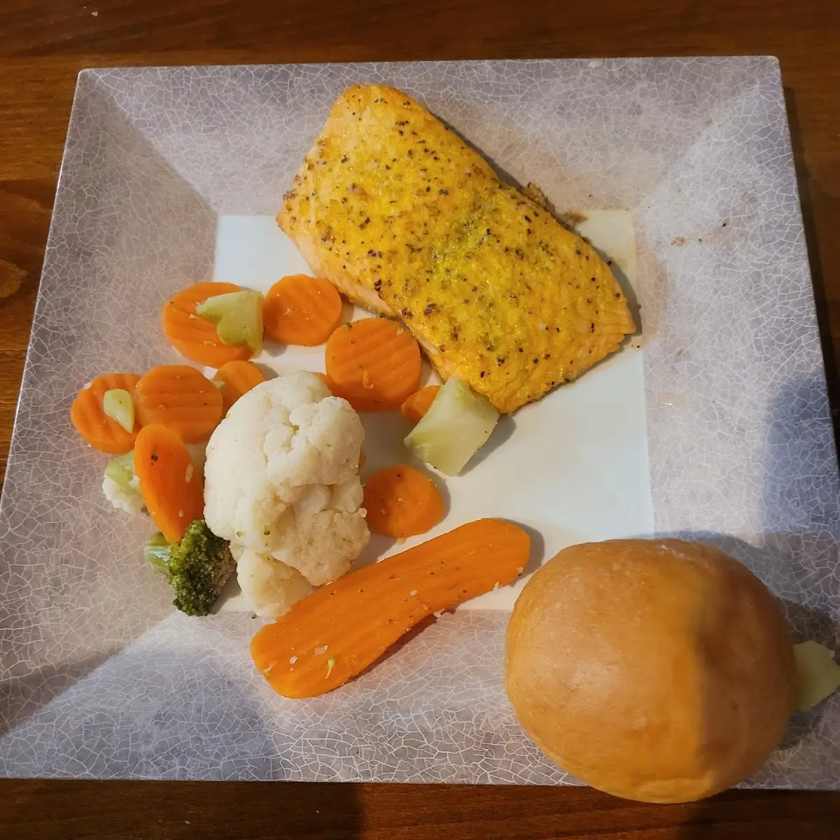 Grilled Salmon and Steamed Vegetables