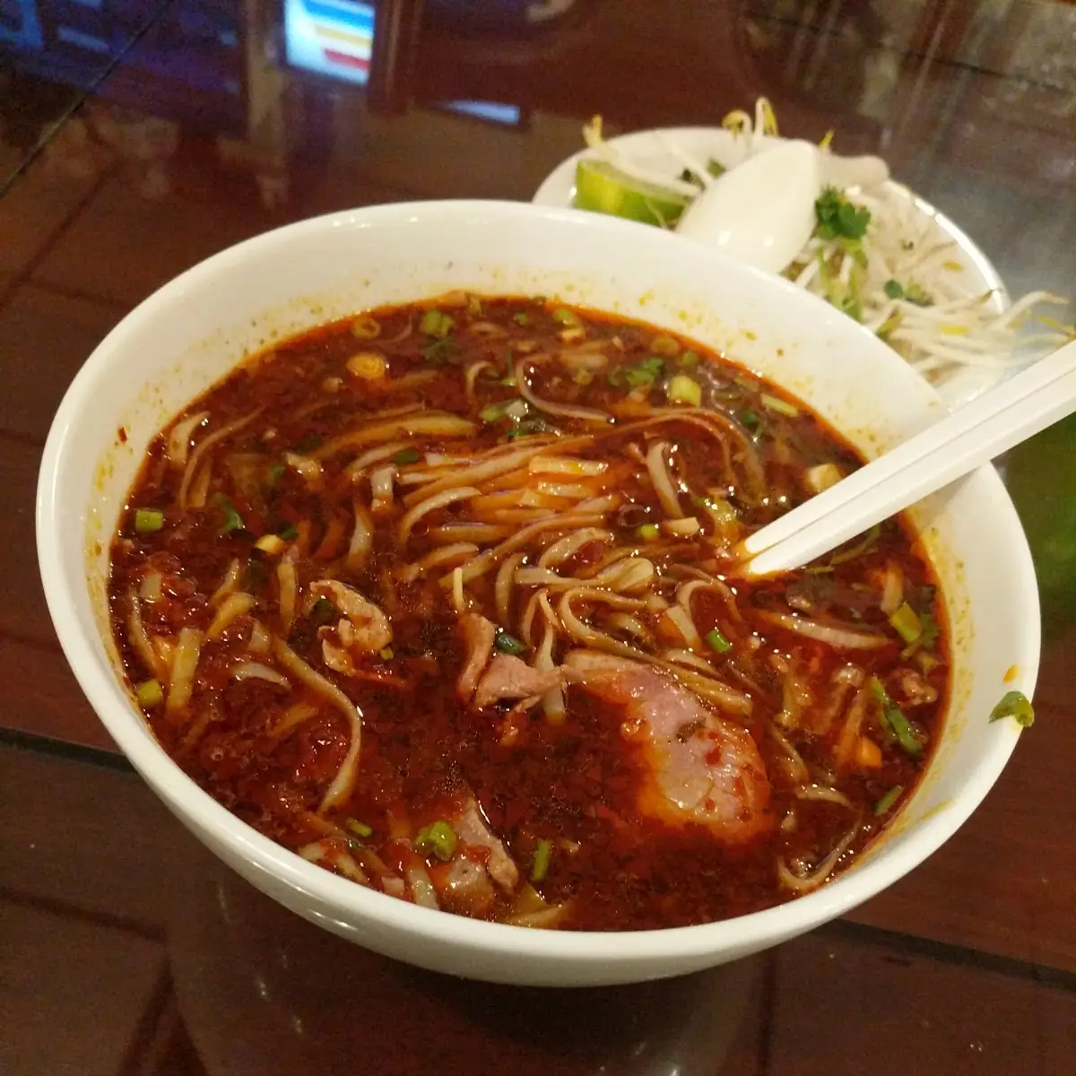 117. Bò, Tôm, Mực Nhúng Dấm / Thin Sliced Beef, Shrimp & Squid Fondue