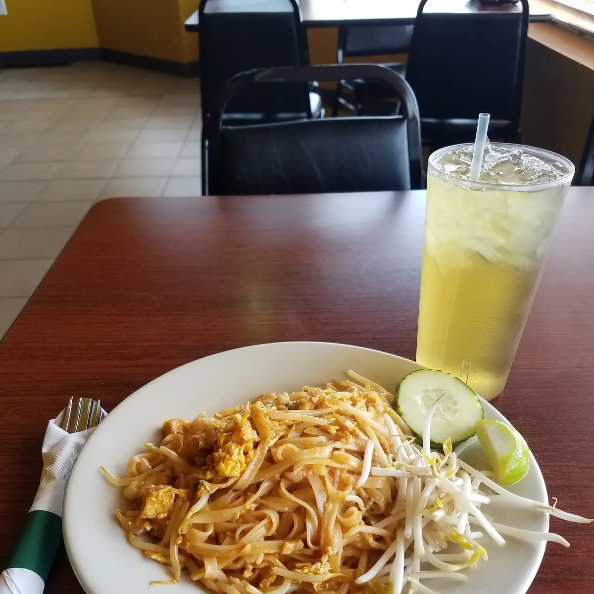 Chicken Pad Thai with Green Tea