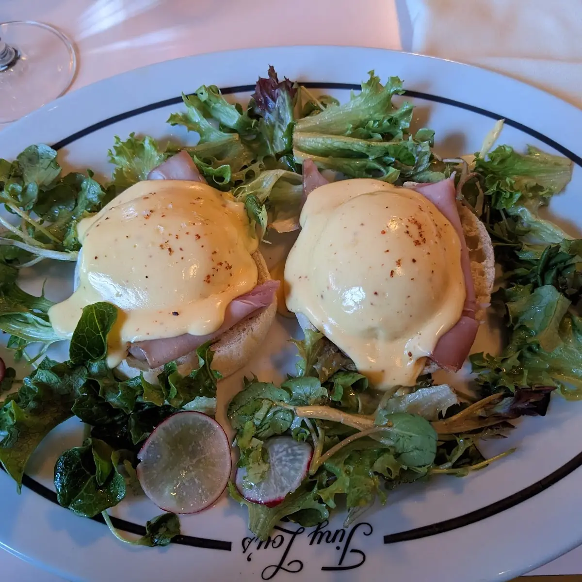 Eggs Benedict