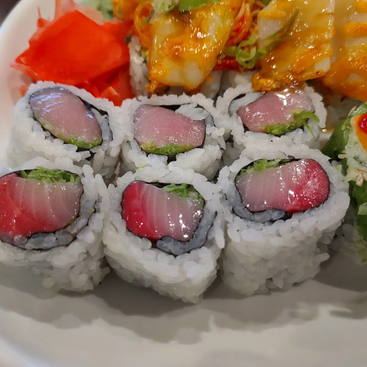Yellowtail Scallion Roll
