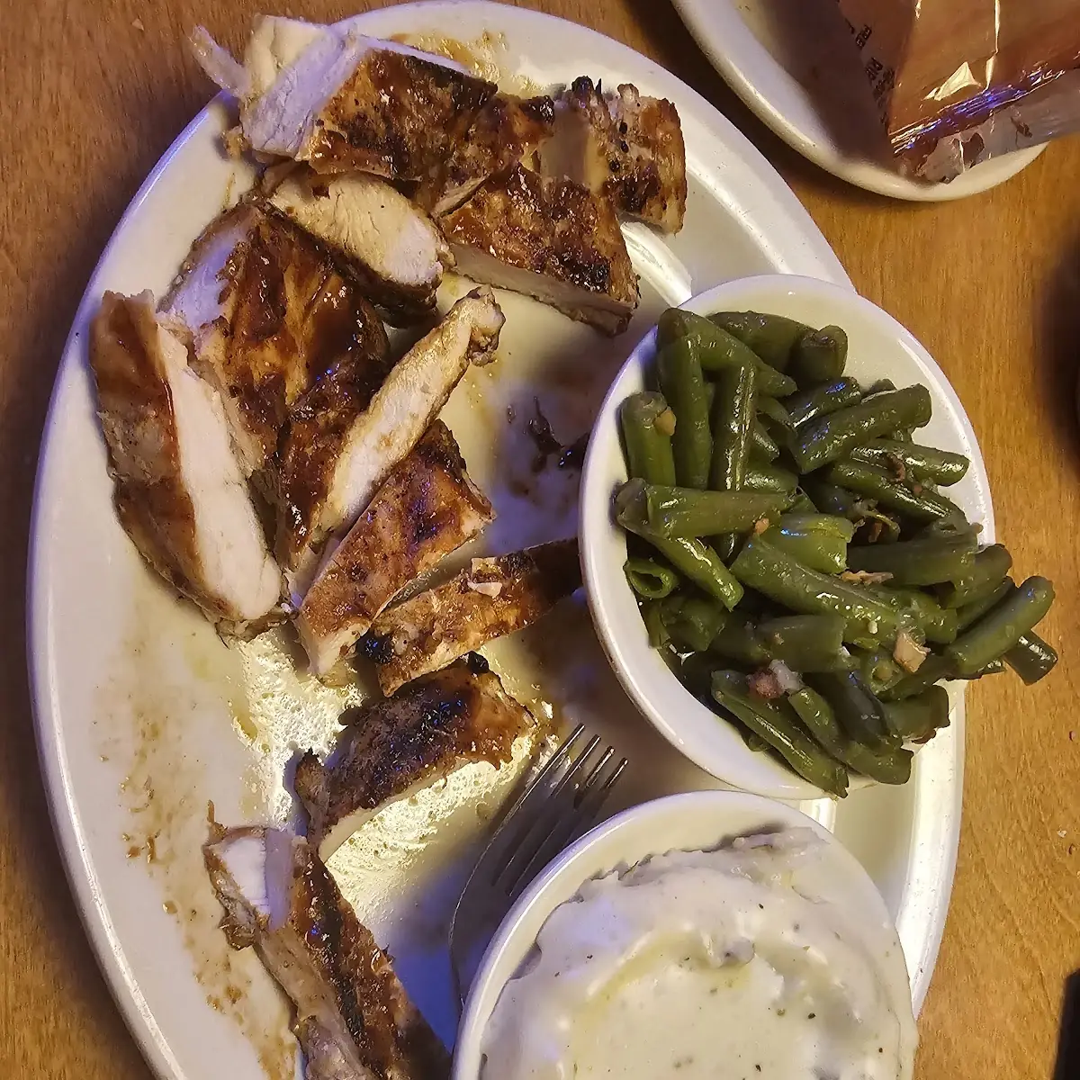 Grilled Chicken with Green Beans and Mashed Potato