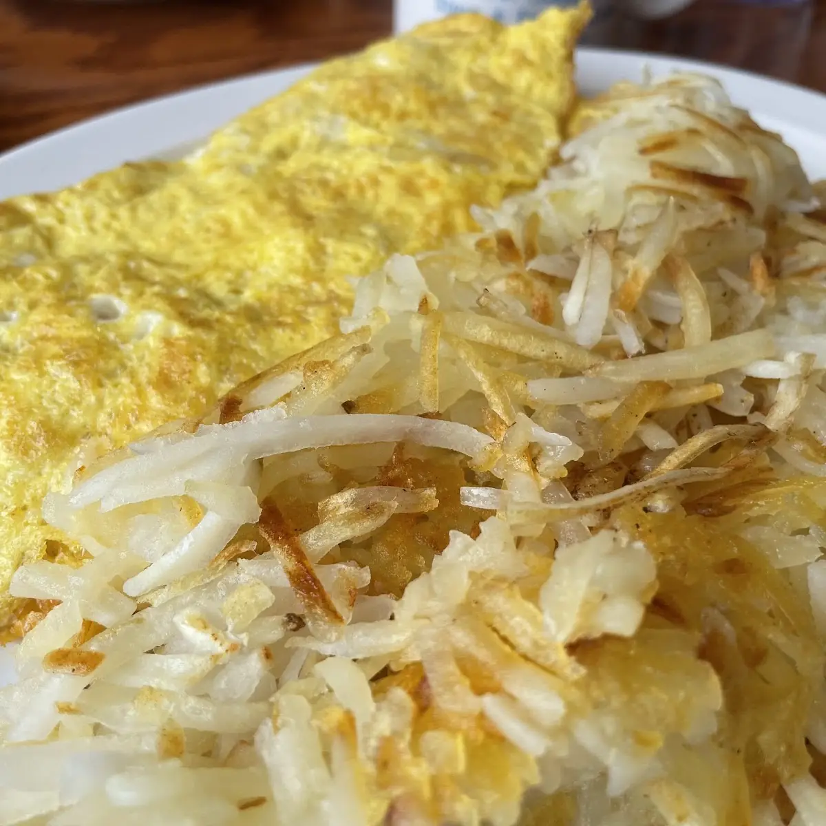 Cheese Omelette with Hashbrowns