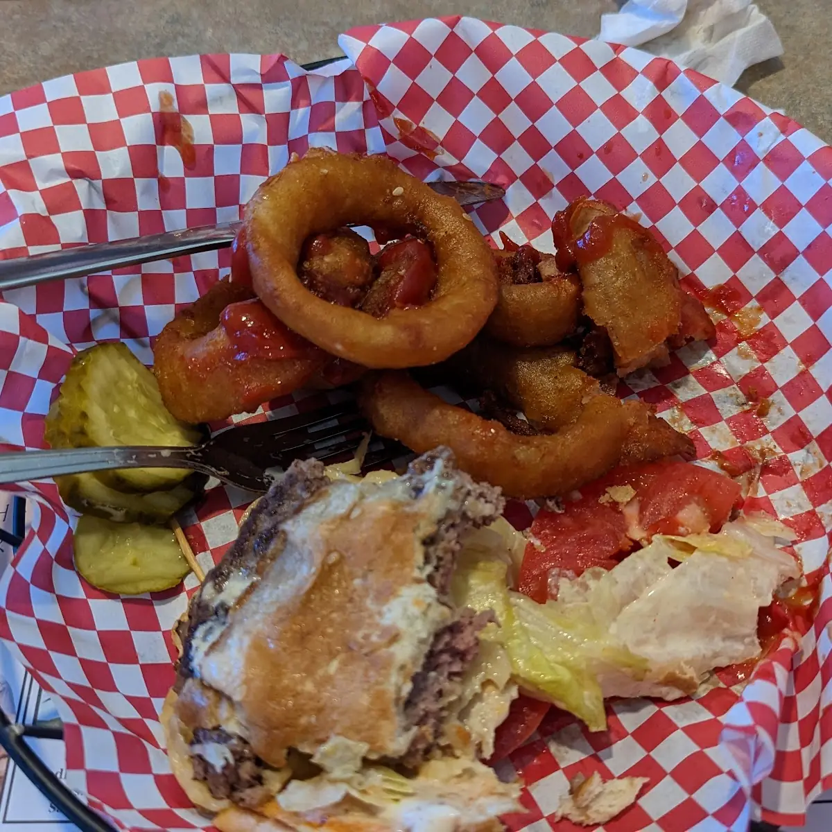 Medium Cheeseburger with Onion Rings