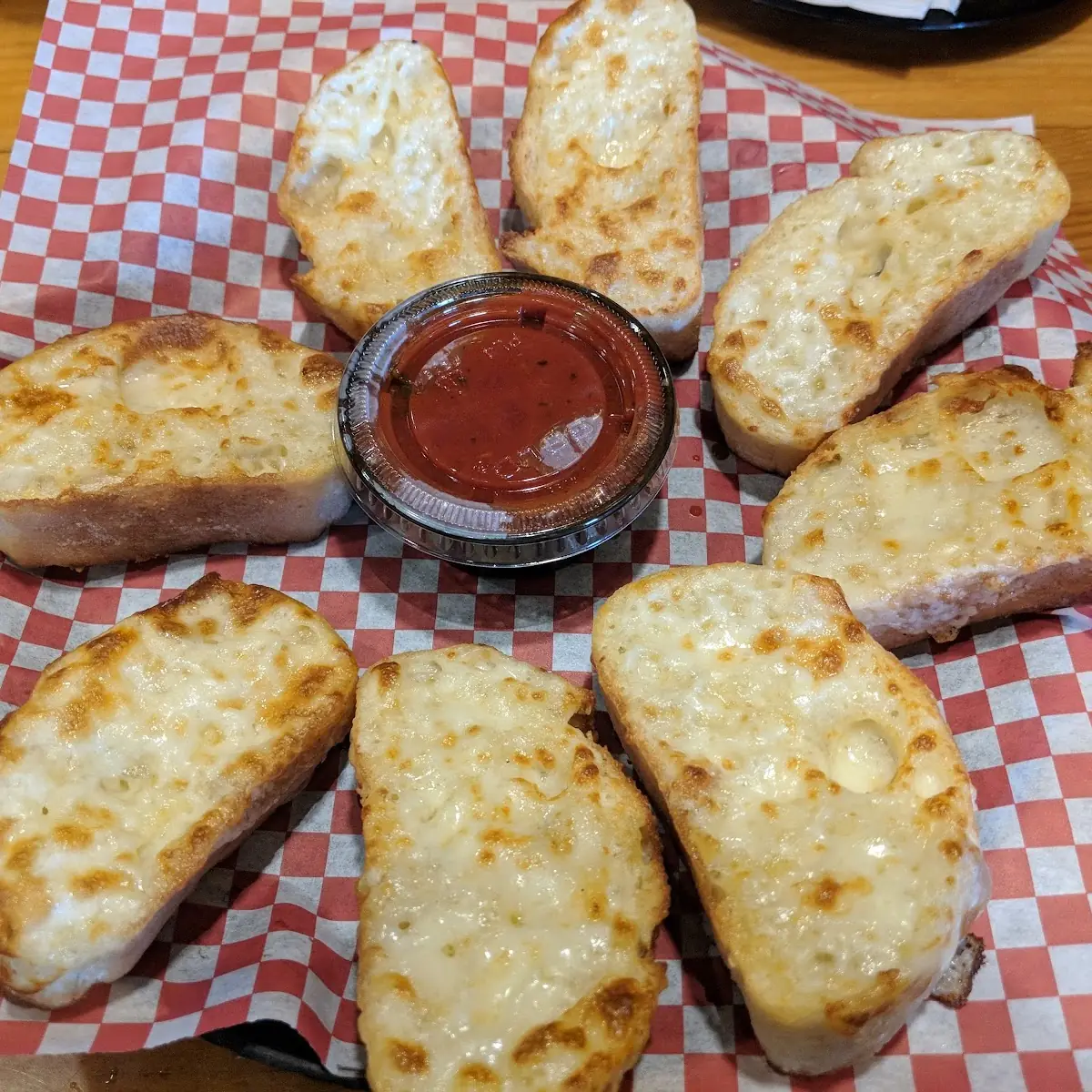 Garlic Bread with Cheese Marinara Sauce