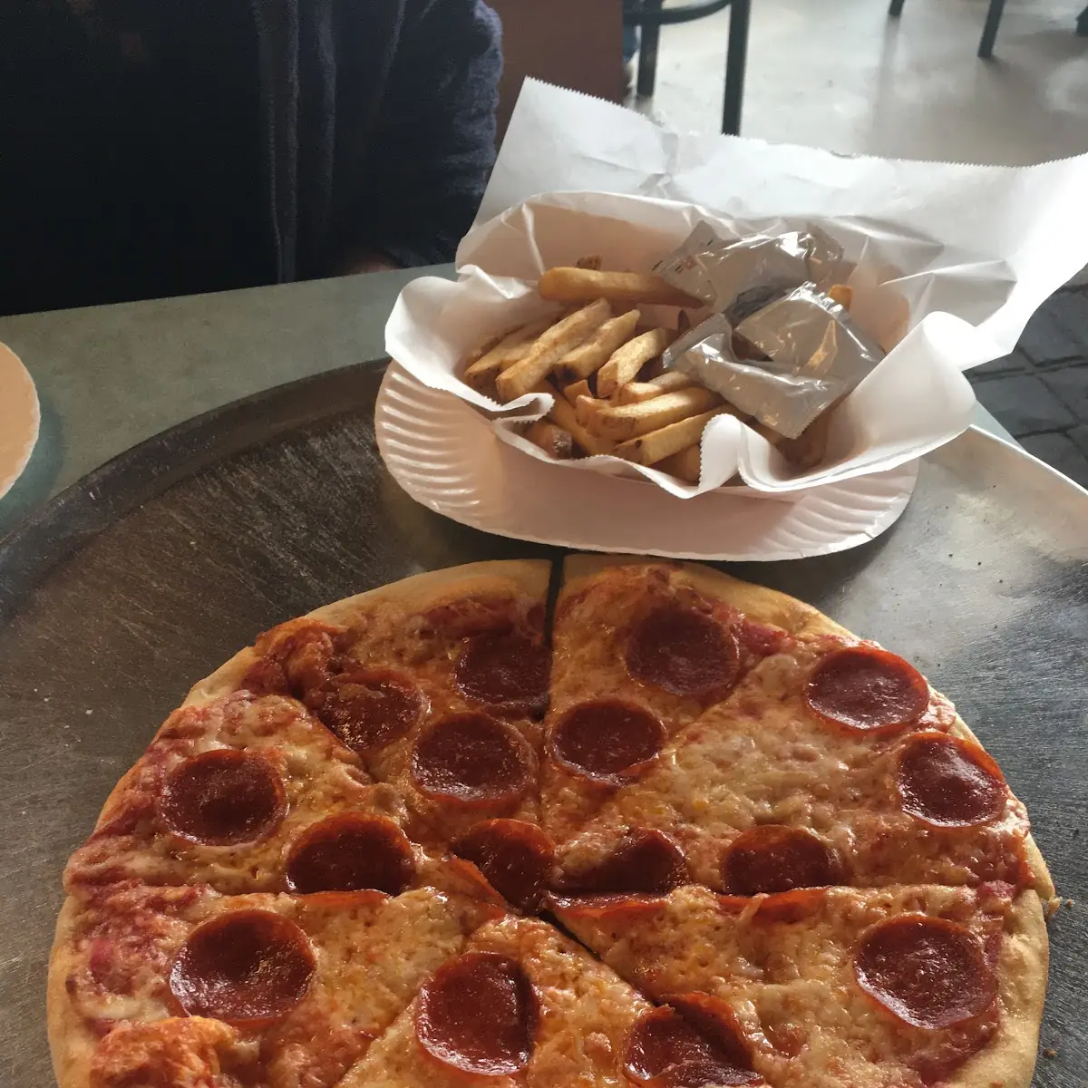 10 Pepperoni Pizza