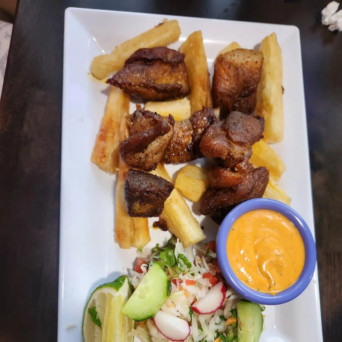 Yuca Frita Con Chicharron