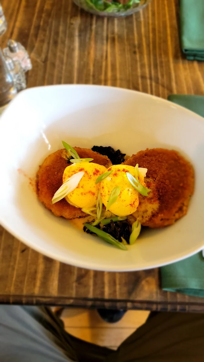 Crab Cake Eggs Benedict