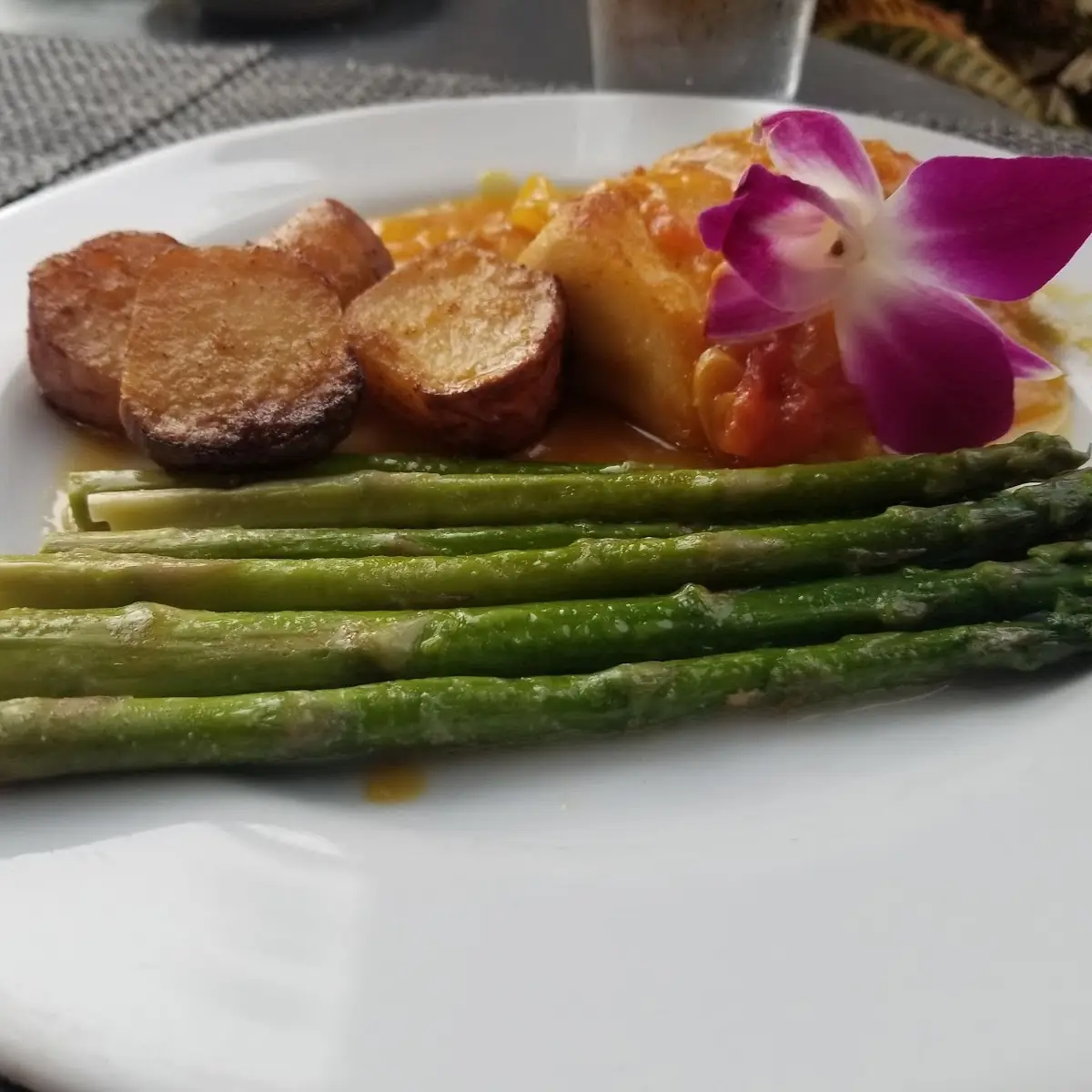 Shrimp Scampi with Asparagus and Potatoes
