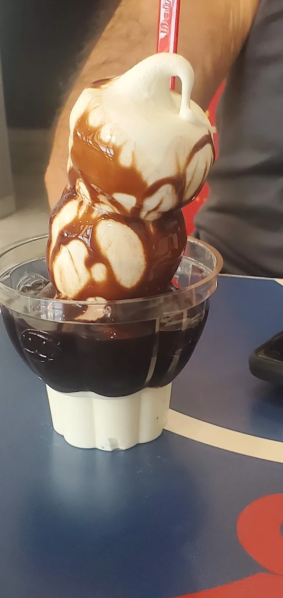 Vanilla Chocolate Ice Cream