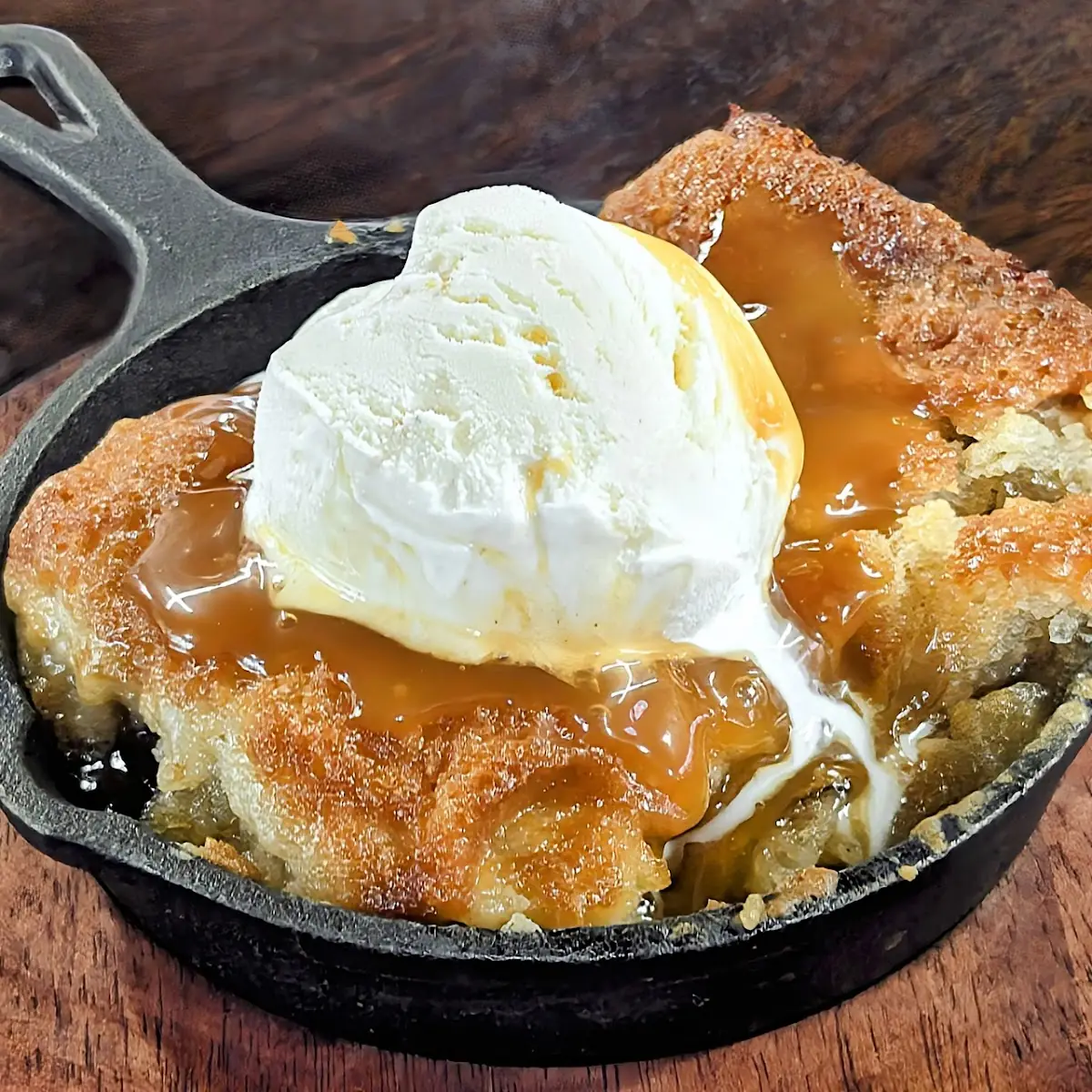 Apple Cobbler à La Mode