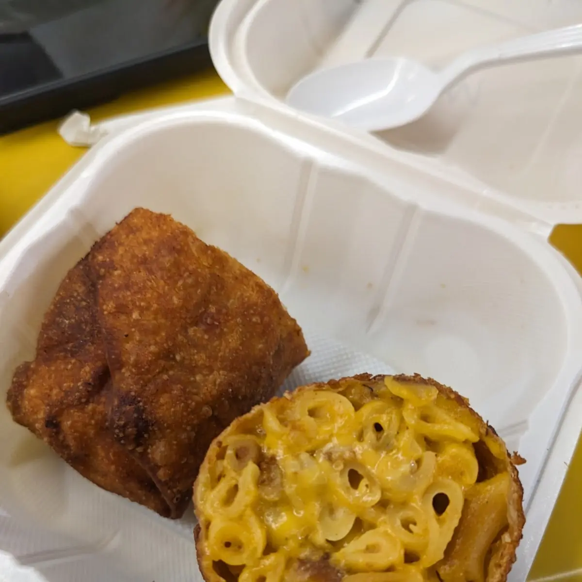Mac N Cheese Egg Roll