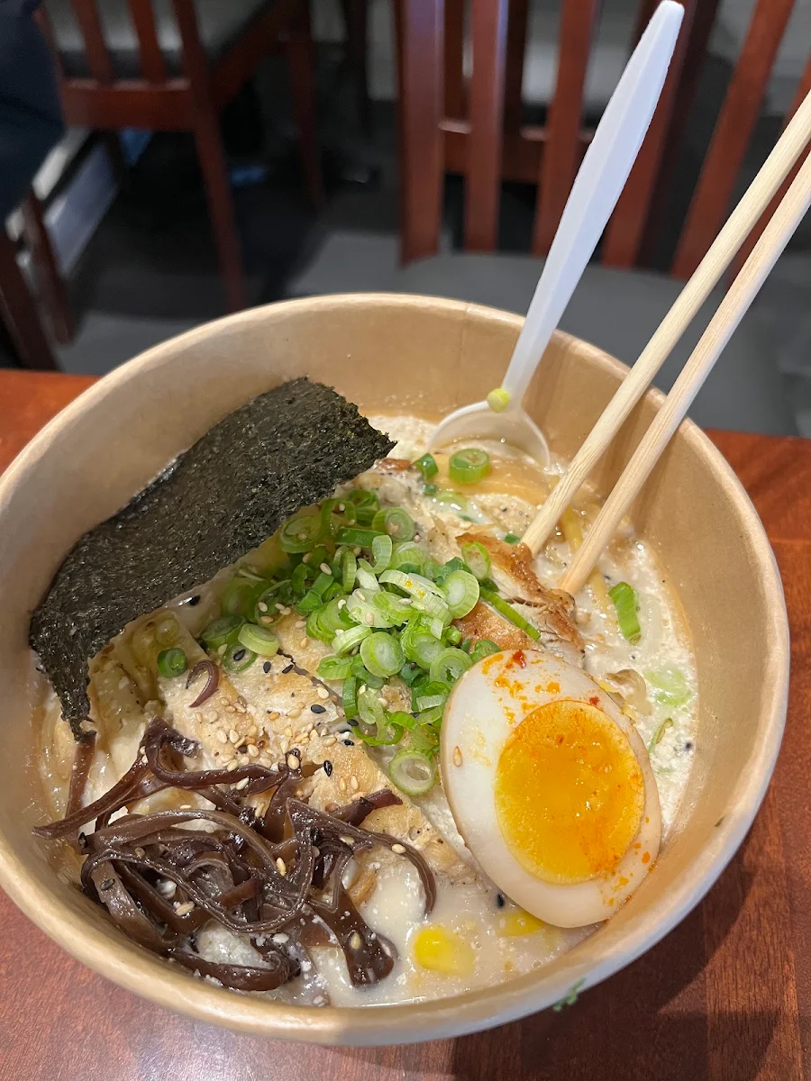 Ramen Tonkosu, Chika Ramen Express