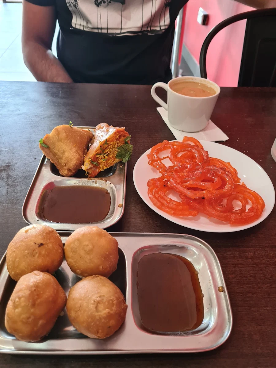 Bread Pakoda Jalebi, Savariya - Pure Vegetarian Eatery