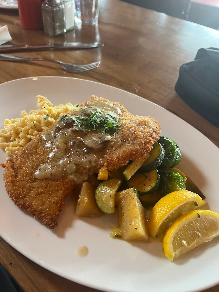 Schnitzel w Mushrooms Roasted Potatoes
