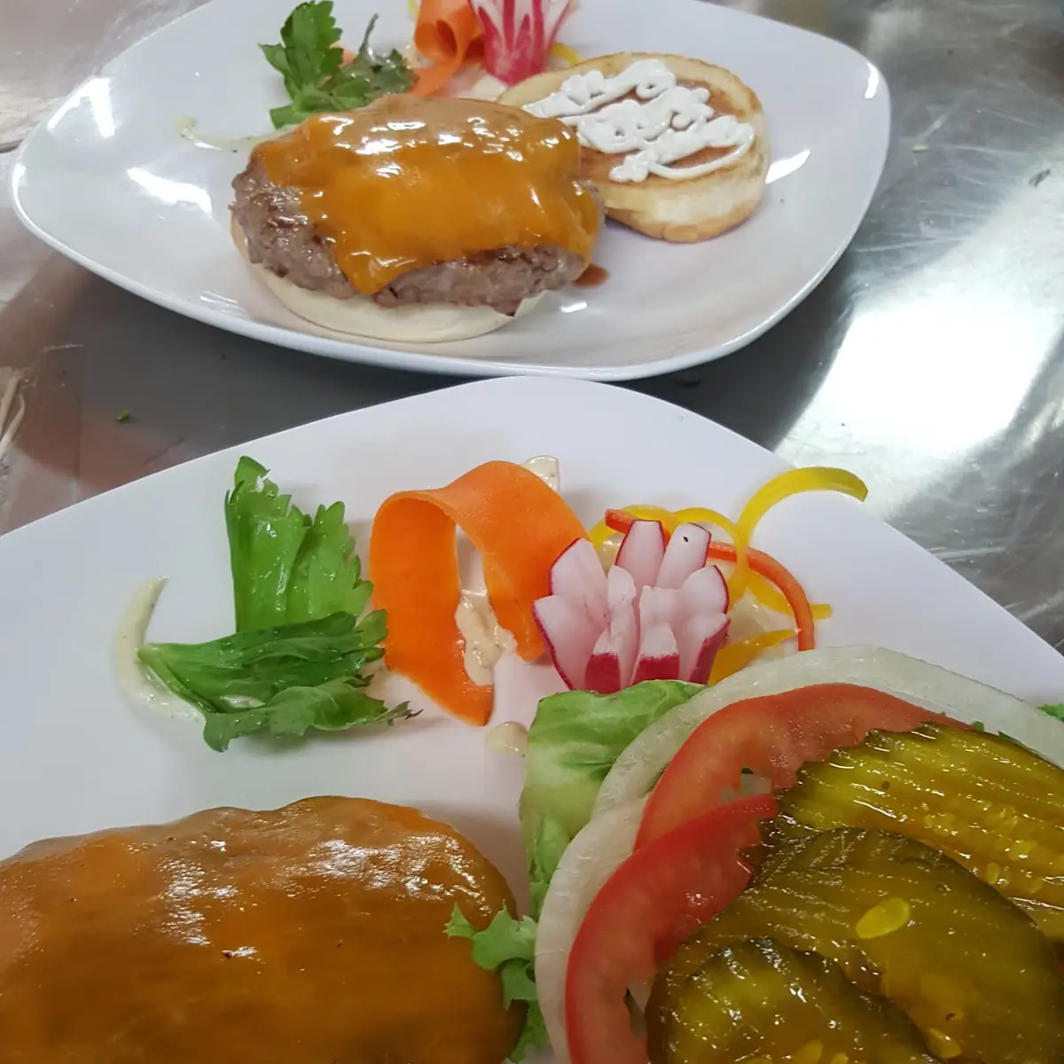 Cheeseburger Deluxe