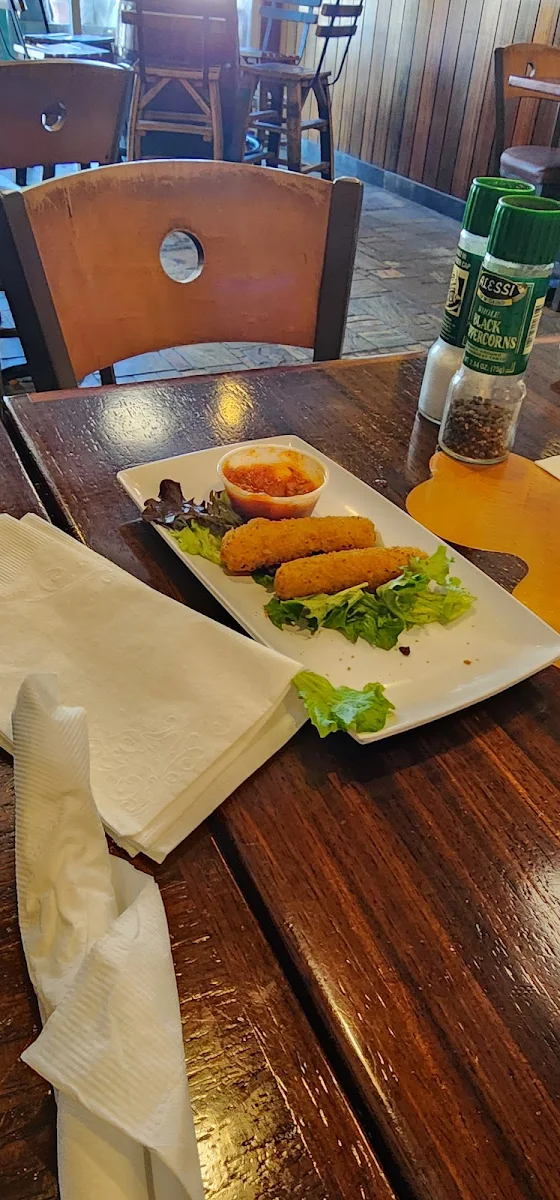 Fried Mozzarella Sticks & Fries