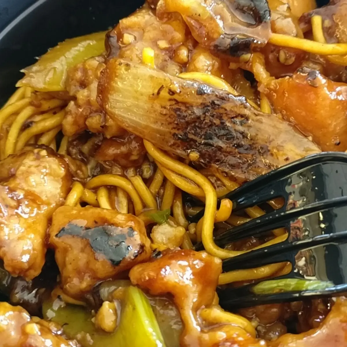 Chow Mein and Pepper Chicken