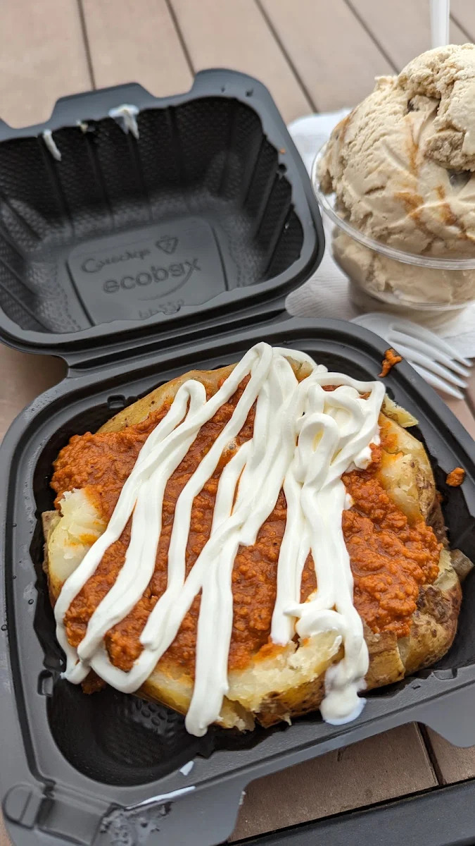 Baked Potato with Chilli Topping