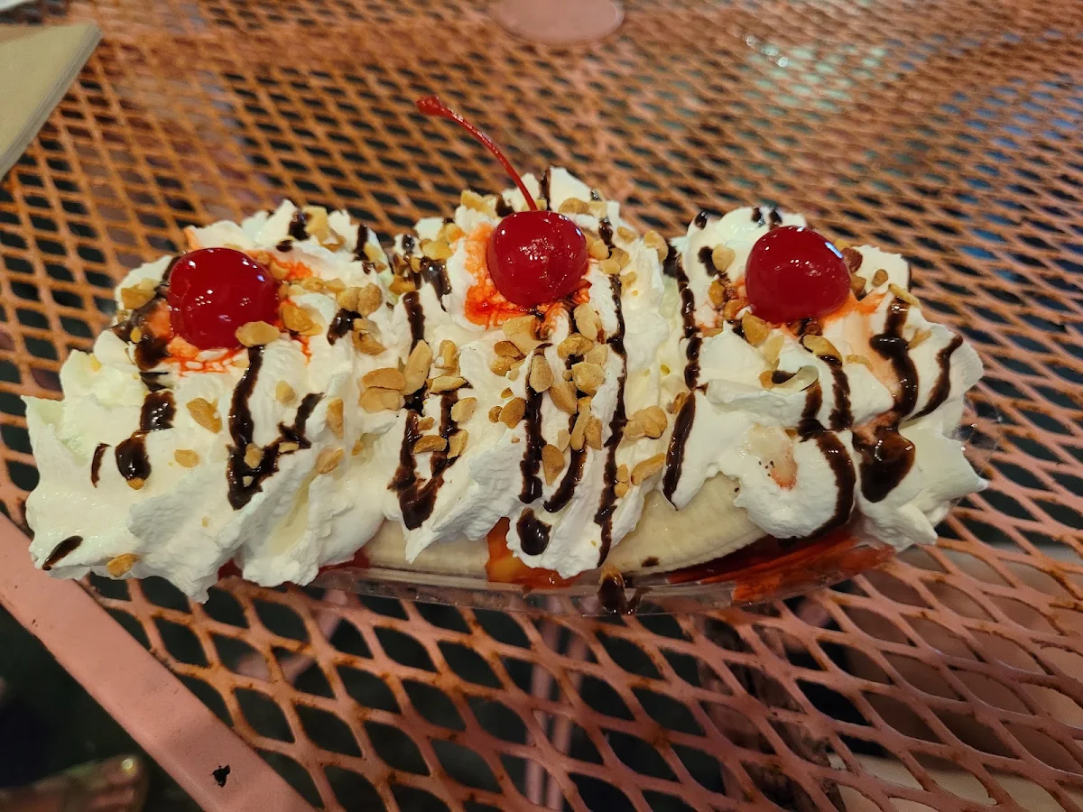 Gretchen's Banana Split Royale