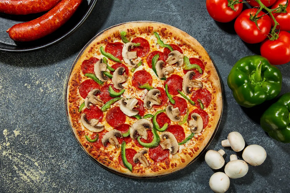 Deluxe Pizza, Domino's Pizza